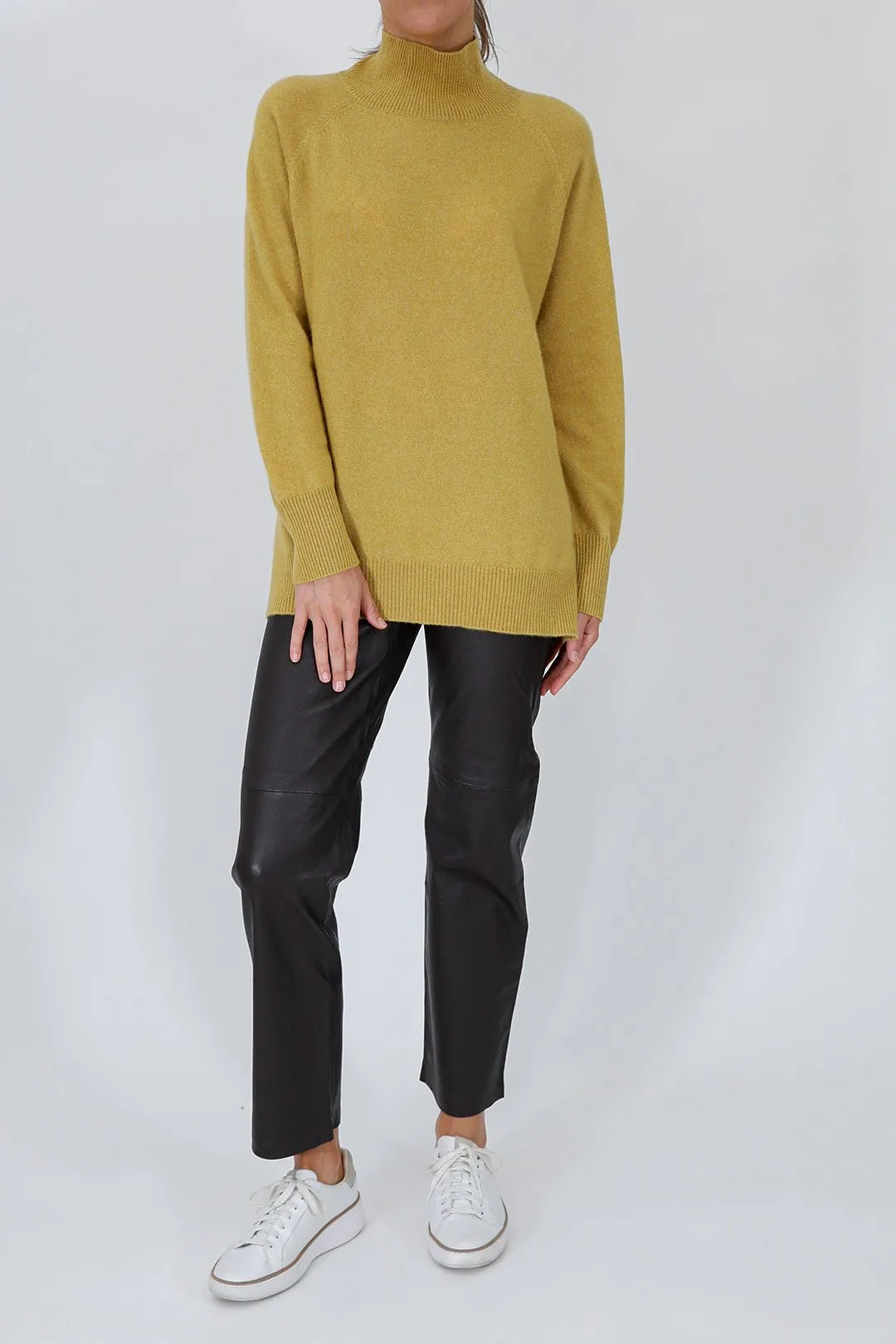 ISLAY TURTLENECK SWEATER IN ITALIAN SPUN CASHMERE SILK