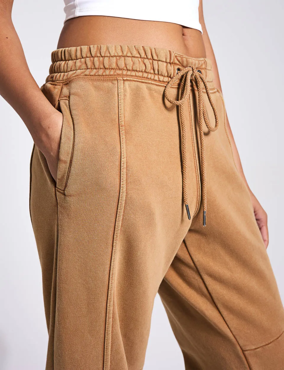 Sprint To The Finish Pants - Camel